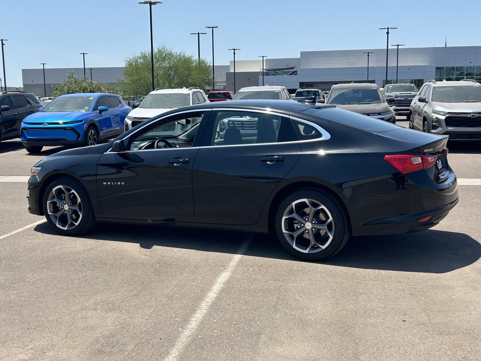 Used 2024 Chevrolet Malibu LT FWD image 3