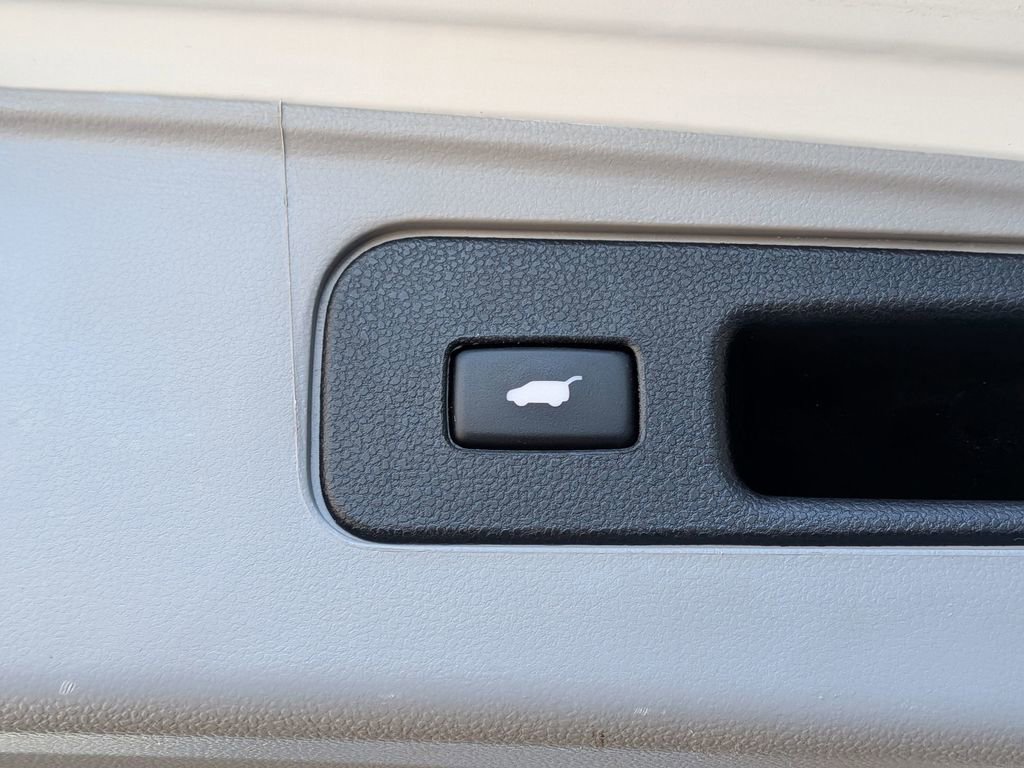Used 2015 Honda Pilot Touring image 10
