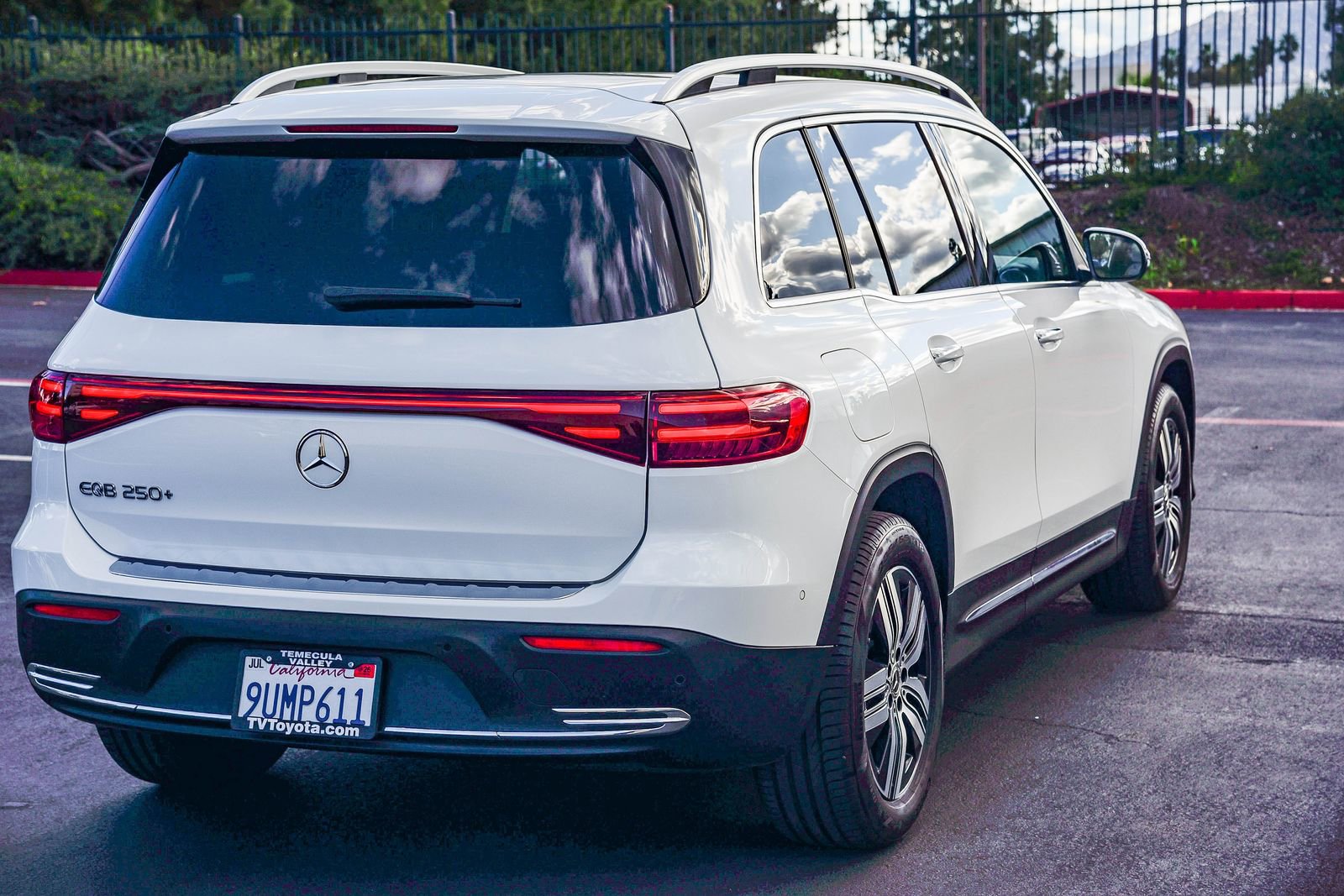 Used 2025 Mercedes-Benz EQB 250+ image 7