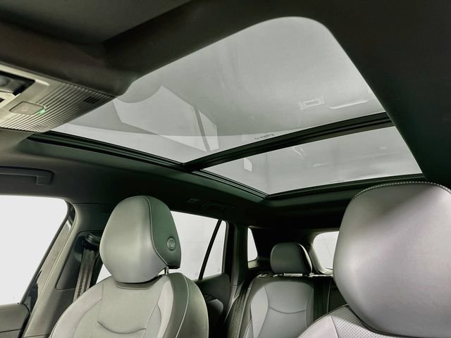Certified 2025 Volkswagen Tiguan SE R-Line AWD/4WD image 21