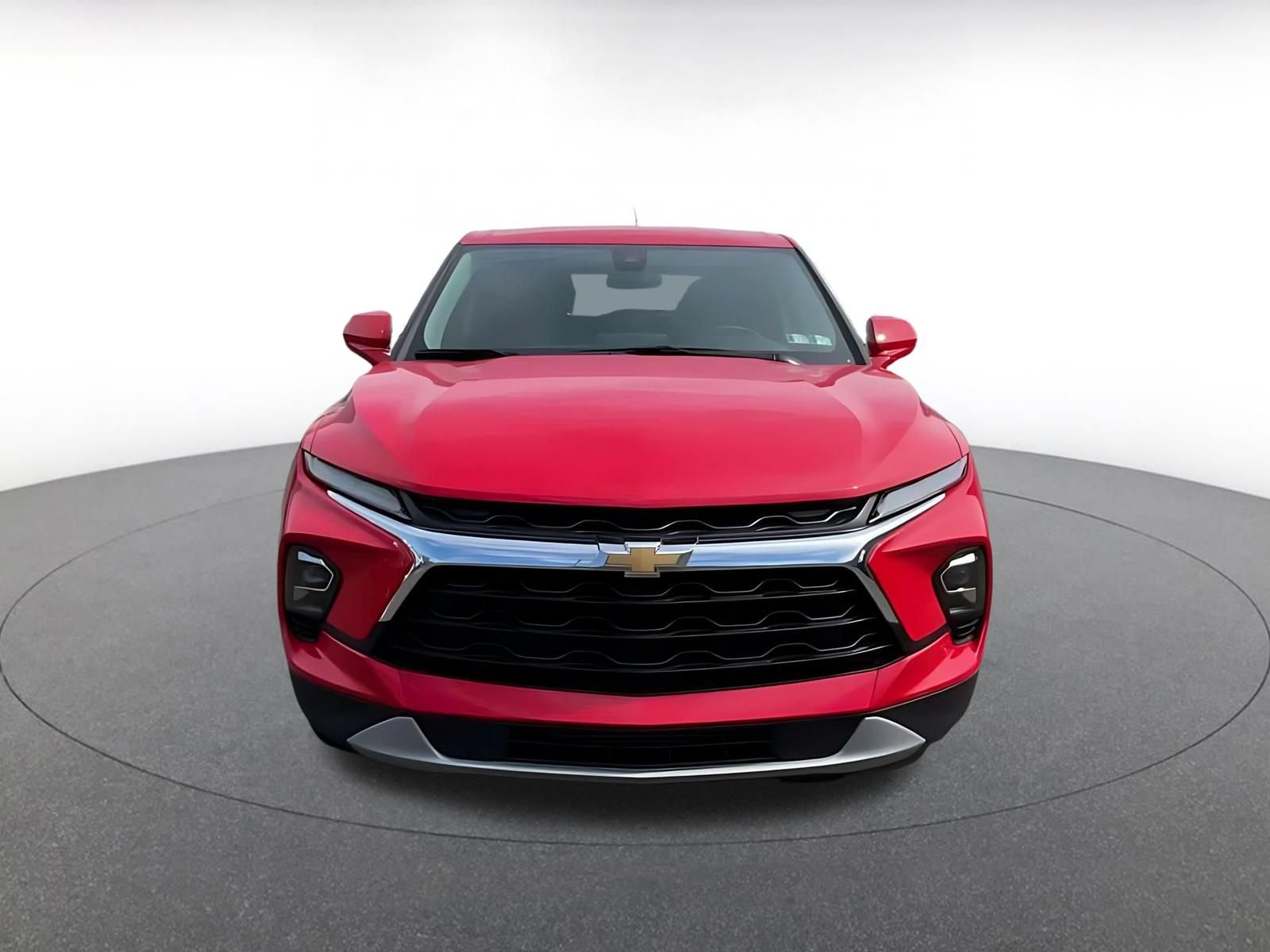 Used 2026 Chevrolet Blazer LT FWD image 4