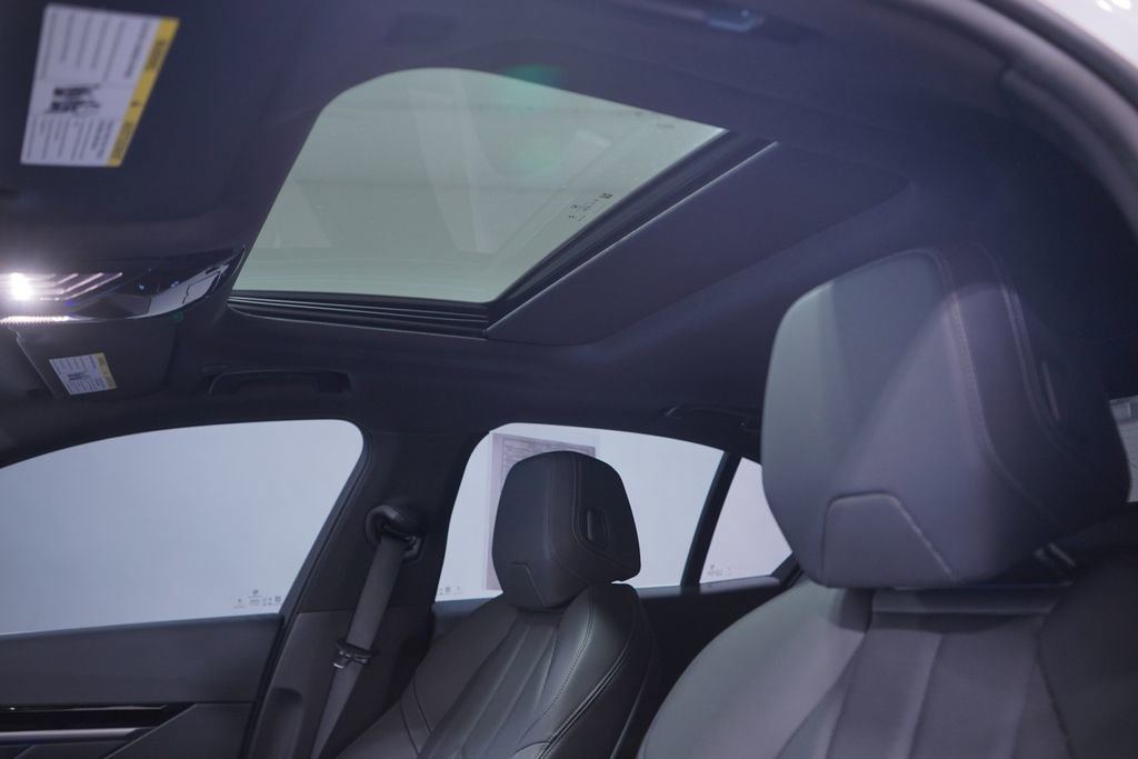 Used 2024 BMW 530i w/ Convenience Package image 8