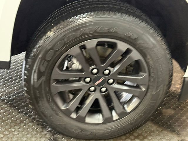 Used 2020 GMC Canyon SLE w/ Elevation Edition image 14