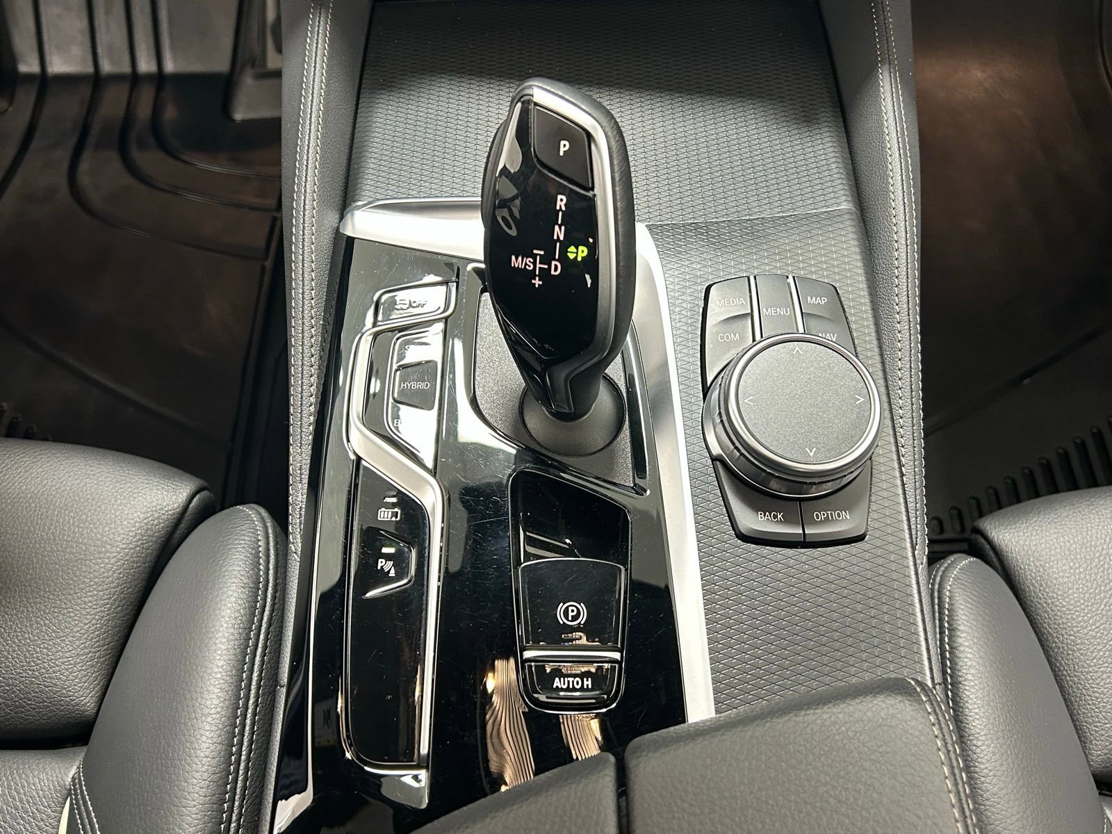 Used 2023 BMW 530e xDrive w/ Premium Package image 24