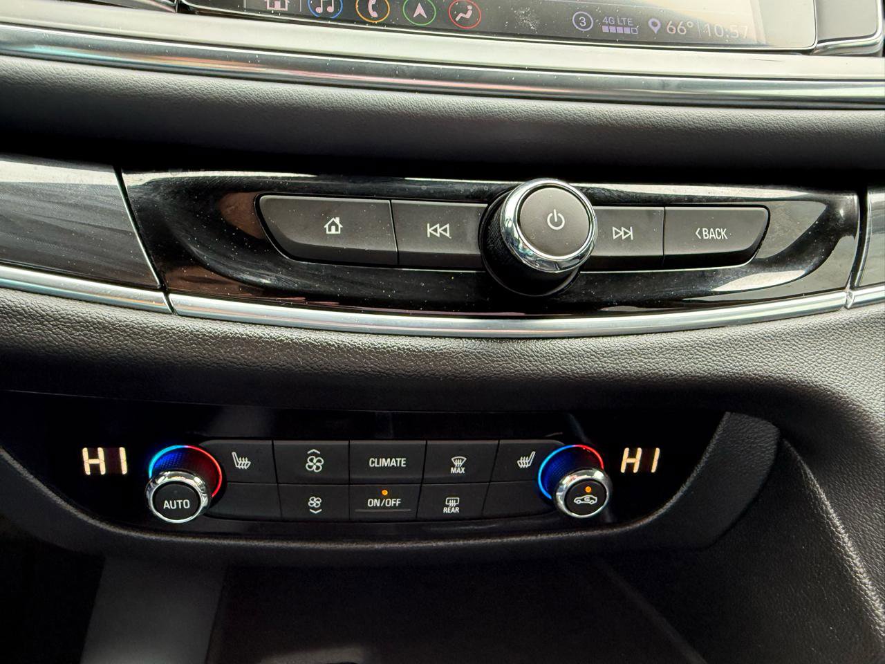 Used 2021 Buick Enclave Essence w/ Sport Touring Edition FWD image 33
