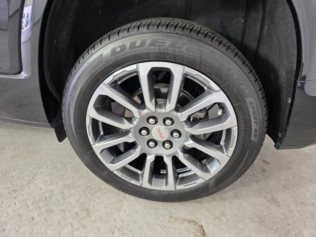 Used 2020 GMC Acadia Denali w/ Denali Ultimate Package image 18