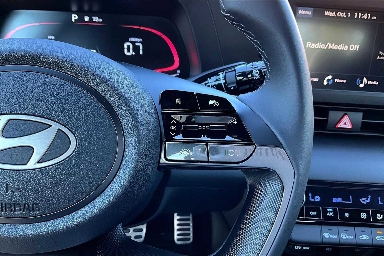 Used 2025 Hyundai Elantra Sport image 24