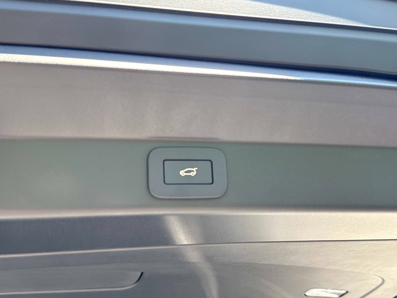 New 2026 Land Rover Range Rover Sport Dynamic SE AWD/4WD image 12