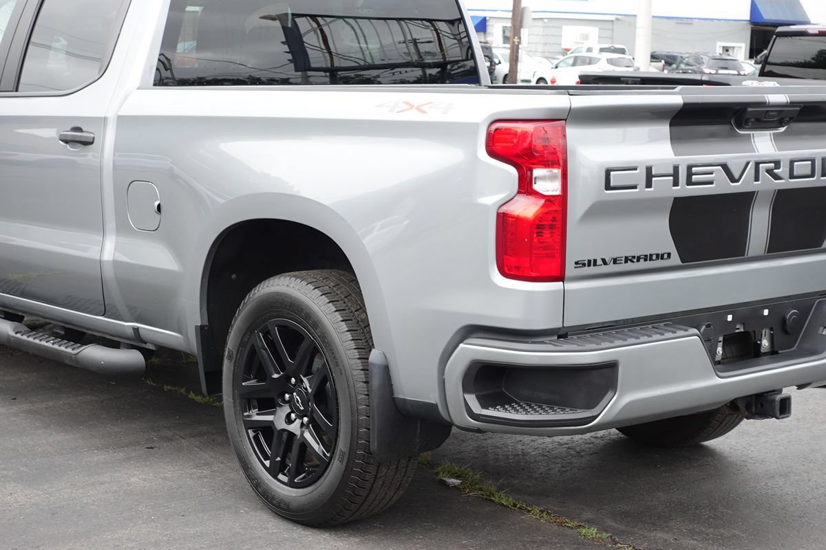 Used 2024 Chevrolet Silverado 1500 Custom w/ Rally Edition AWD/4WD image 9