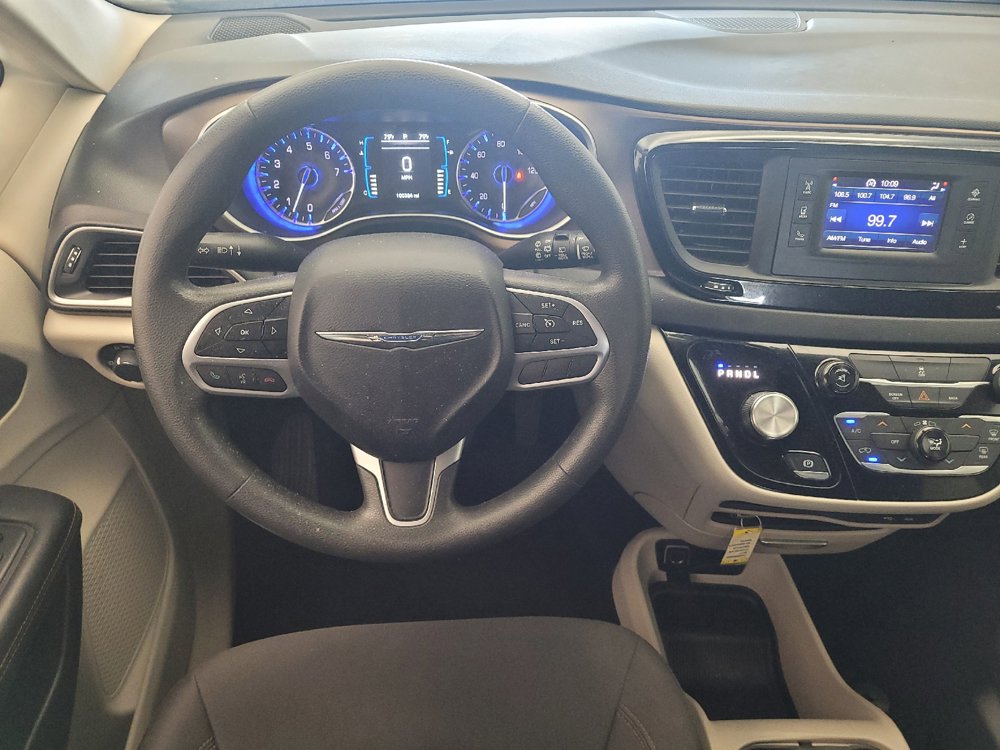 Used 2017 Chrysler Pacifica LX FWD image 22