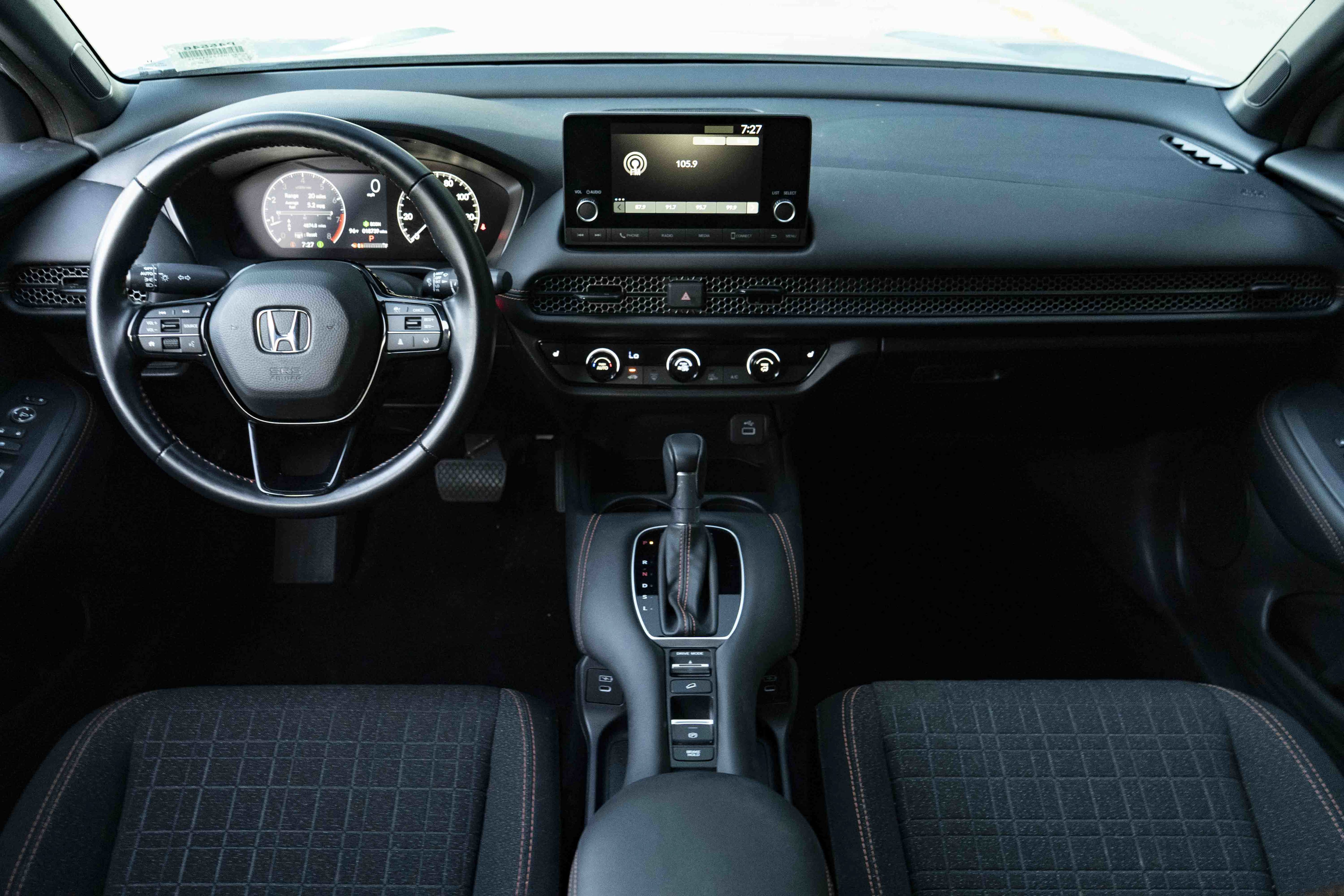 Certified 2025 Honda HR-V Sport image 27
