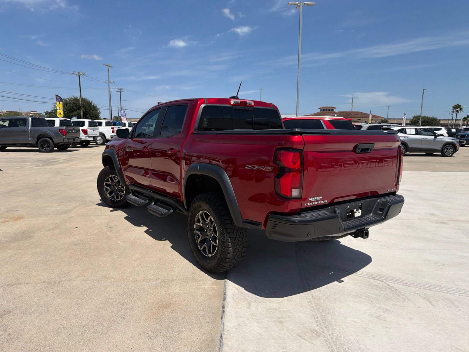 Used 2024 Chevrolet Colorado ZR2 w/ Technology Package AWD/4WD image 5