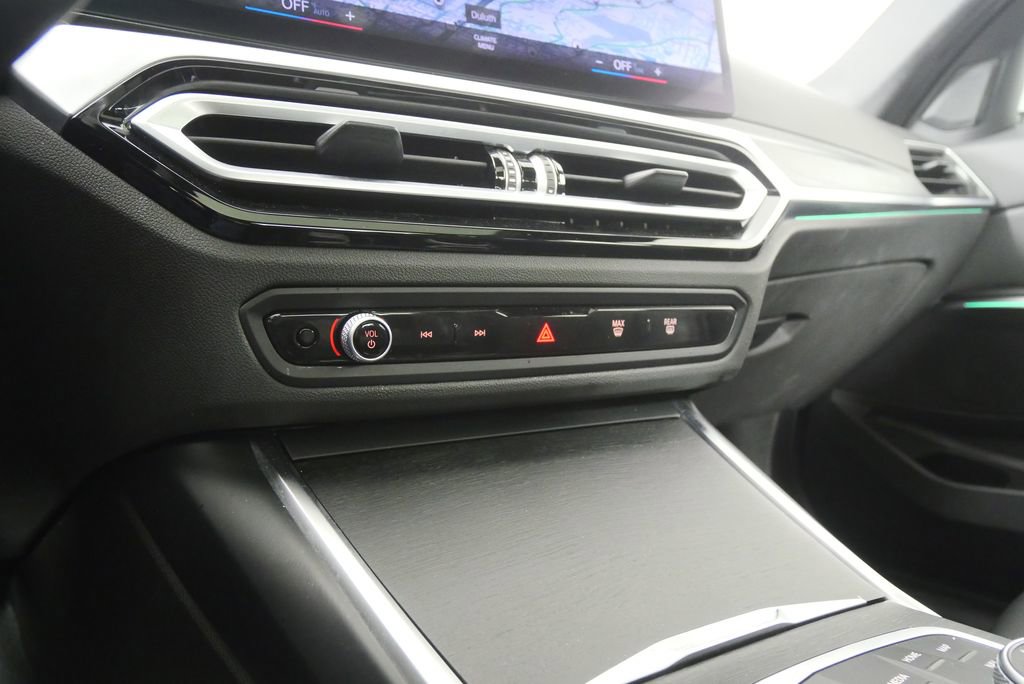Used 2024 BMW 330i Sedan image 24