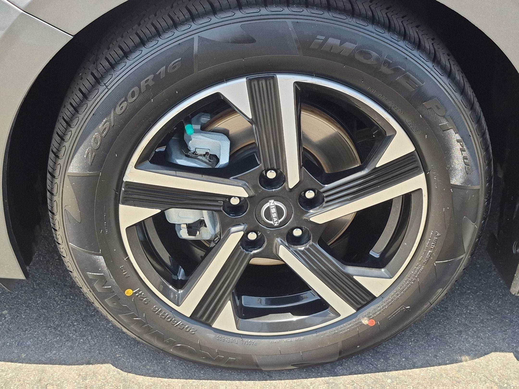 Used 2024 Nissan Sentra SV FWD image 10