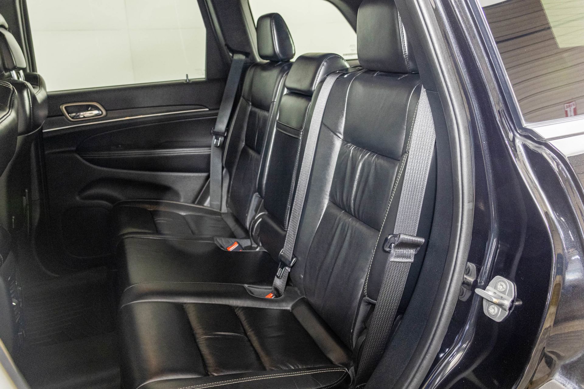 Used 2015 Jeep Grand Cherokee Limited image 39