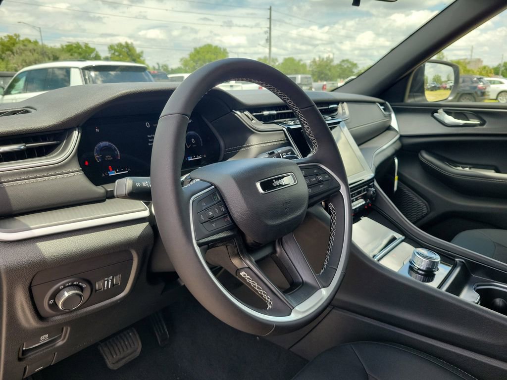 New 2026 Jeep Grand Cherokee L Laredo AWD/4WD image 22