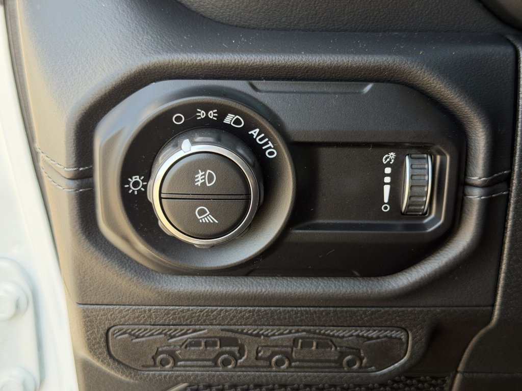 Used 2025 Jeep Gladiator Sport AWD/4WD image 23