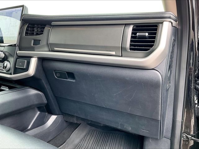 Used 2024 Ford Expedition Max XLT image 13