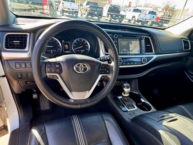 Used 2018 Toyota Highlander SE image 8