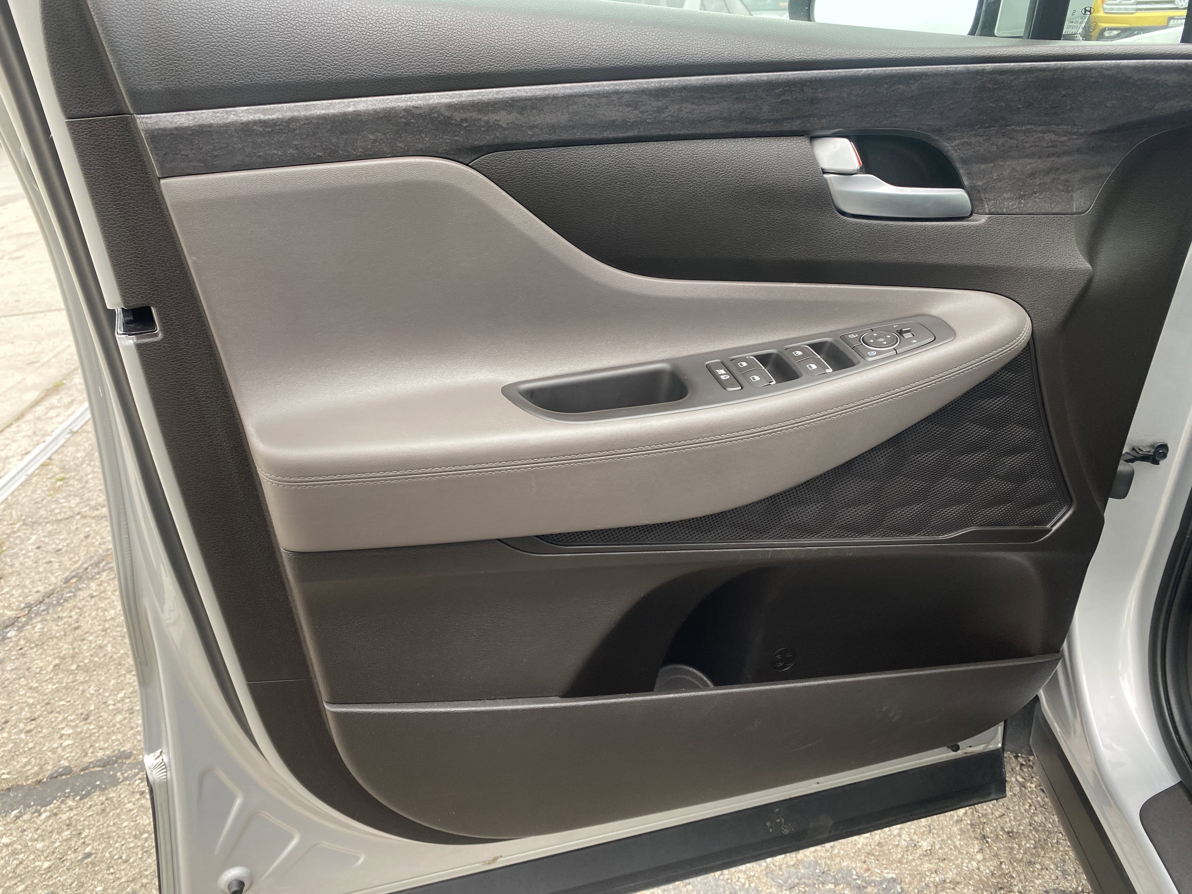 Used 2019 Hyundai Santa Fe SE FWD image 12