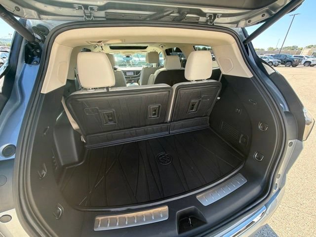 Used 2023 Buick Enclave Avenir w/ Avenir Technology Package AWD/4WD image 34