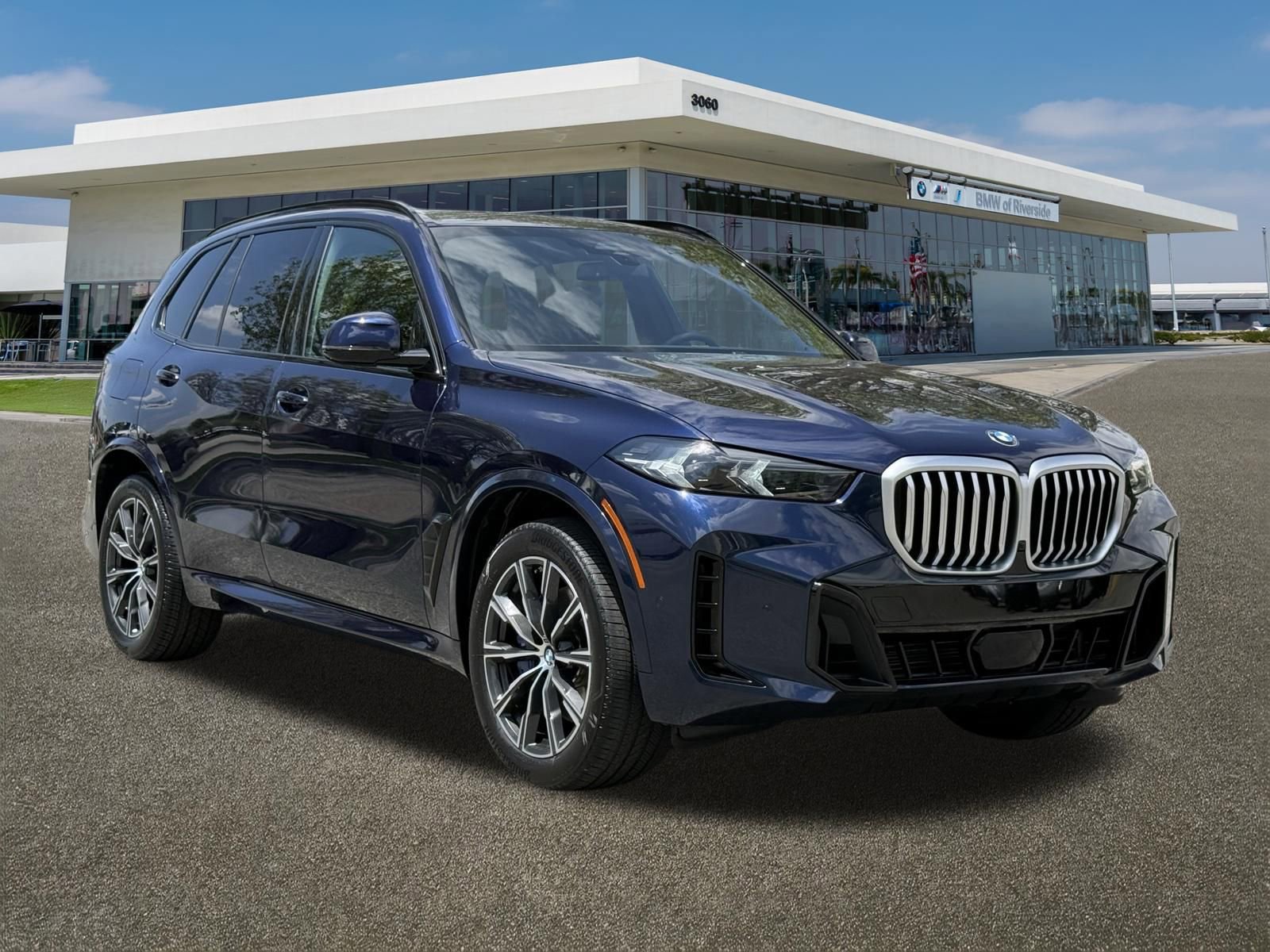 Certified 2024 BMW X5 sDrive40i w/ M Sport Package RWD image 2
