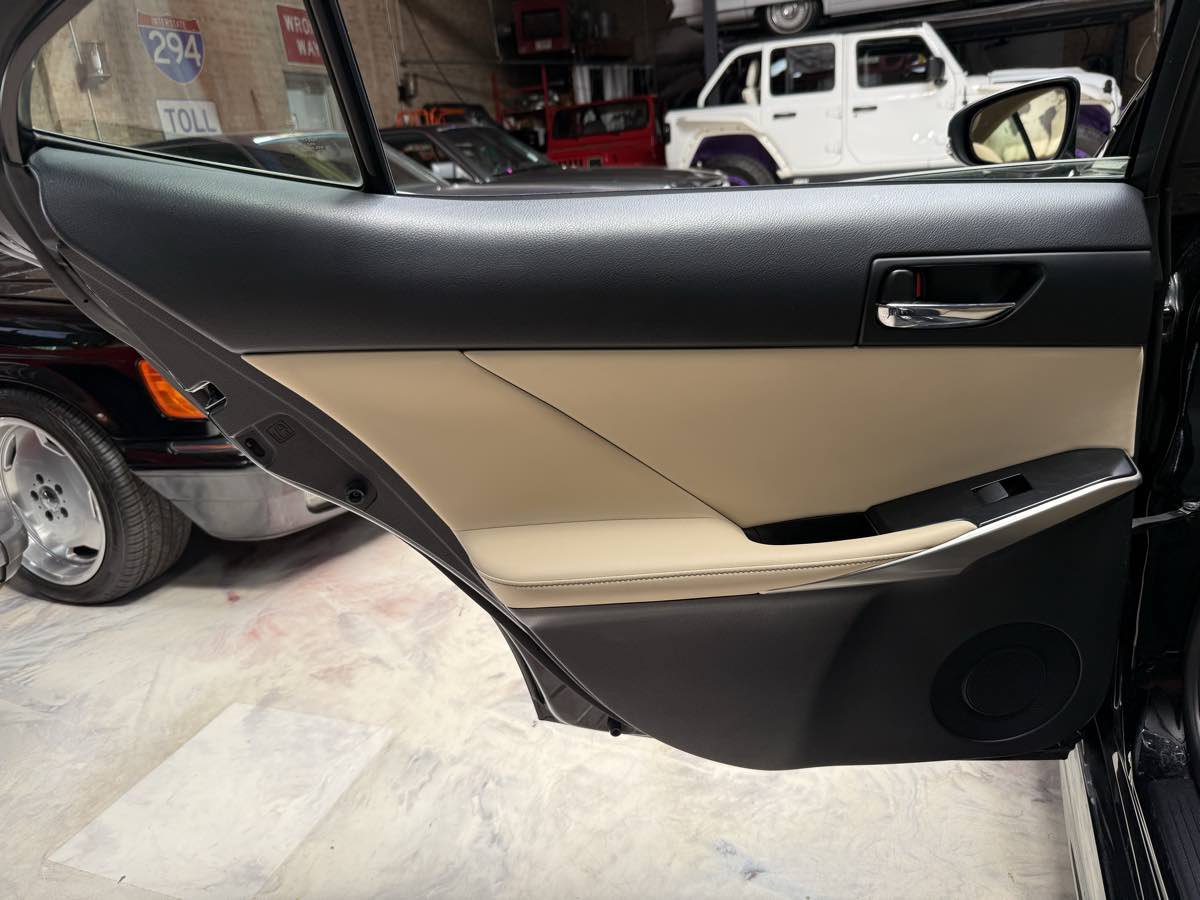 Used 2014 Lexus IS 350 AWD w/ Navigation Package image 31