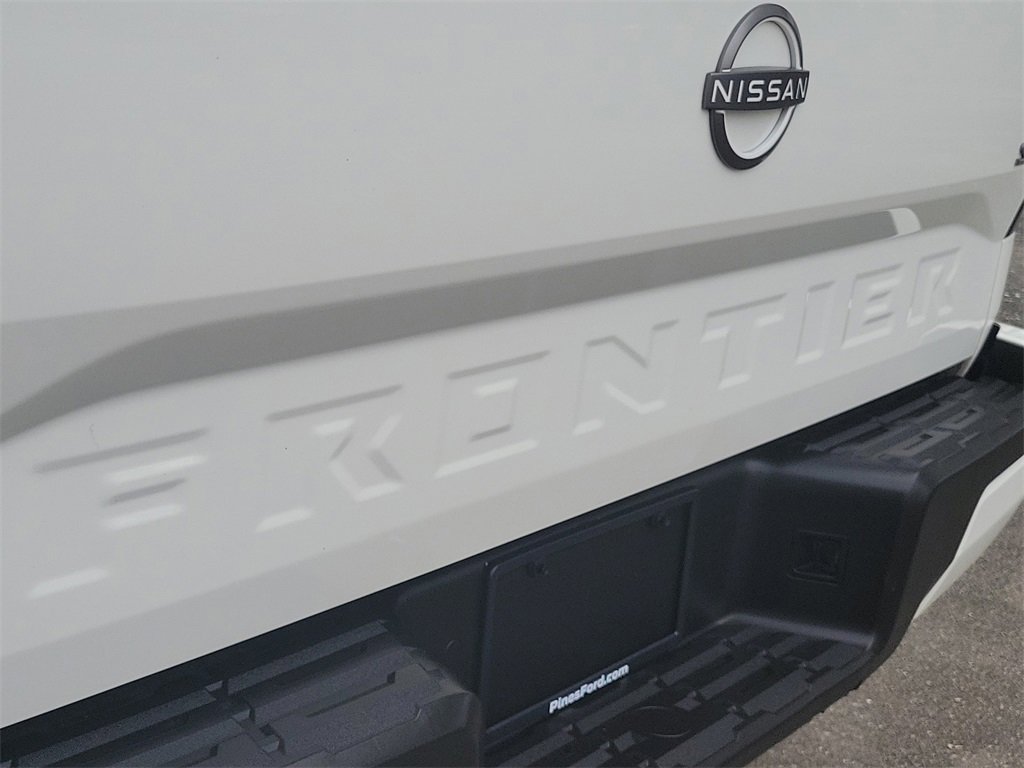 Used 2022 Nissan Frontier SV image 6