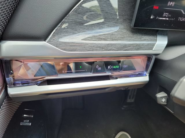 Used 2025 BMW 740i RWD image 22