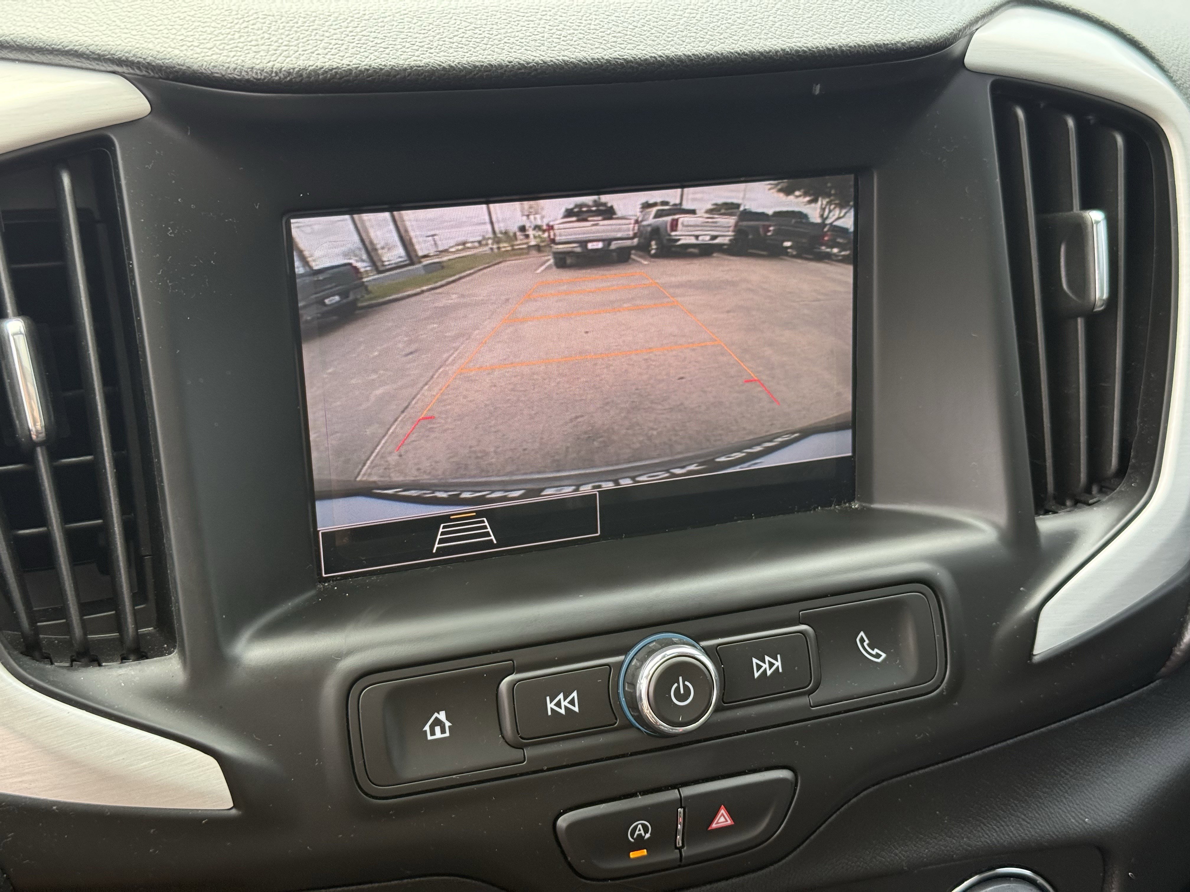 Used 2024 GMC Terrain SLE w/ Driver Convenience Package image 21