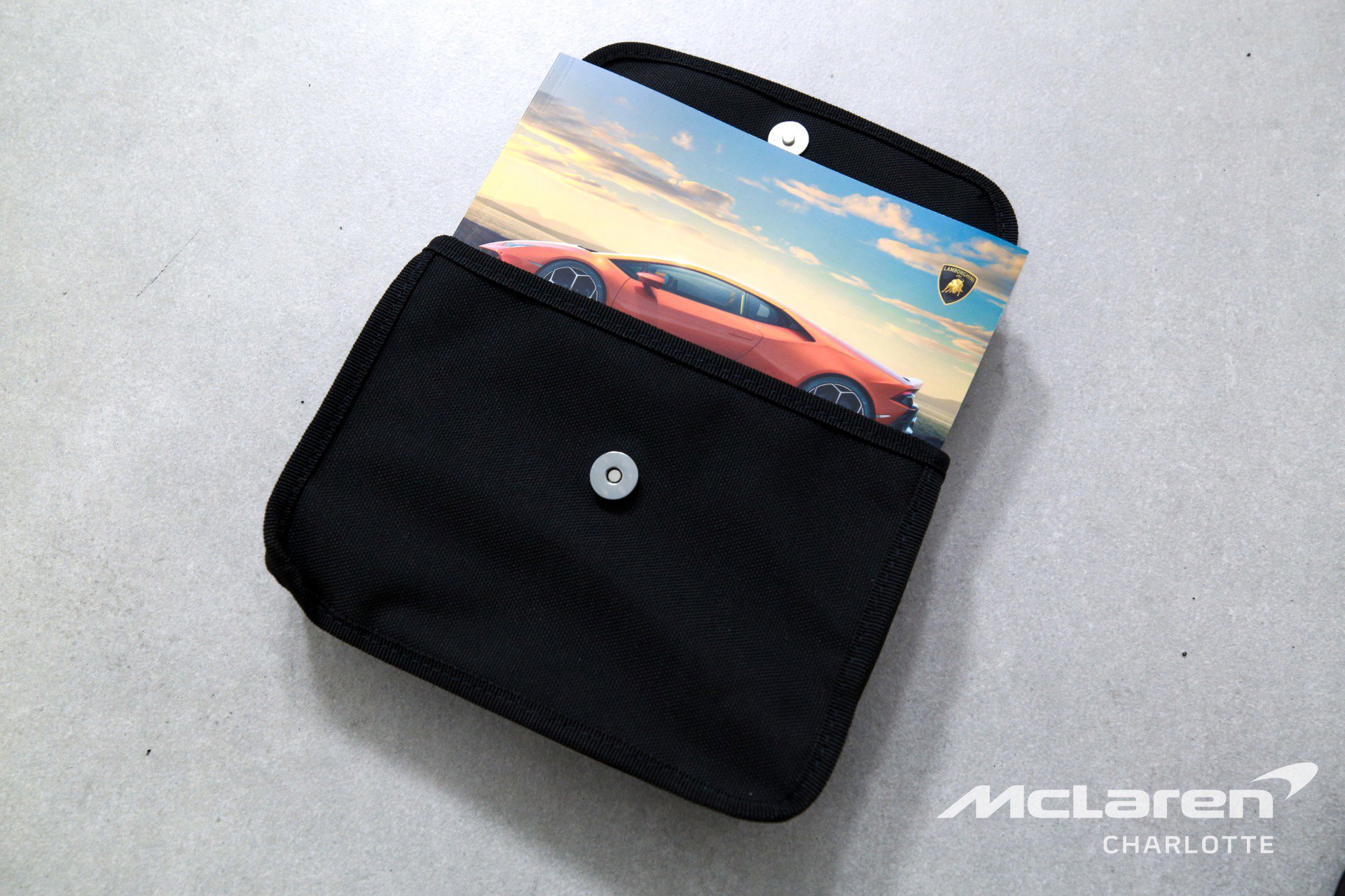 Used 2020 Lamborghini Huracan EVO image 22