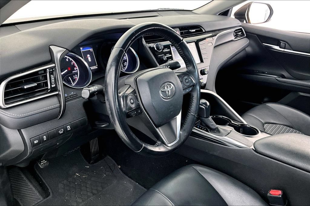 Used 2020 Toyota Camry SE FWD image 15