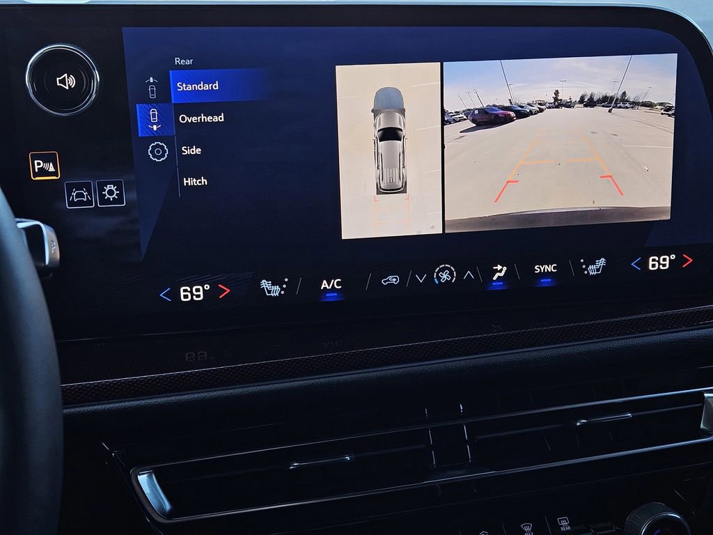 Used 2025 Chevrolet Traverse Z71 w/ Enhanced Driving Package image 23