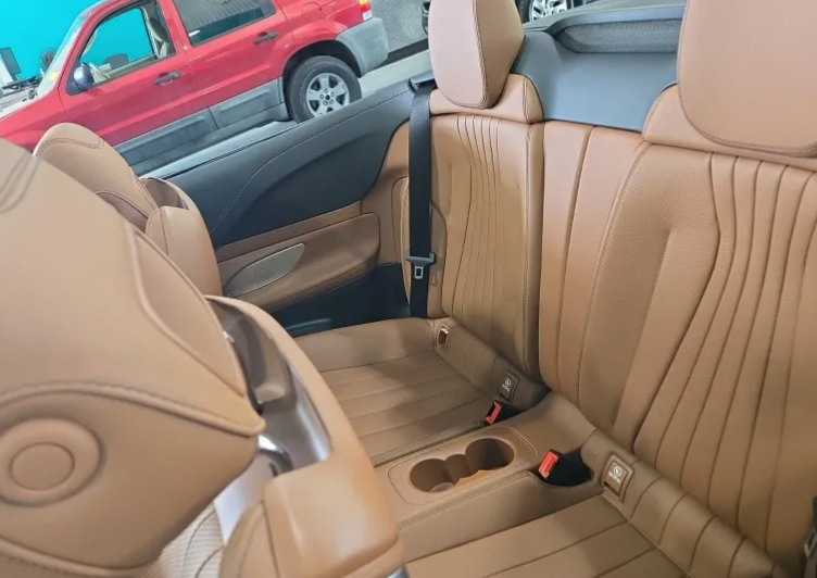 Used 2022 Mercedes-Benz E 450 4MATIC Cabriolet image 9