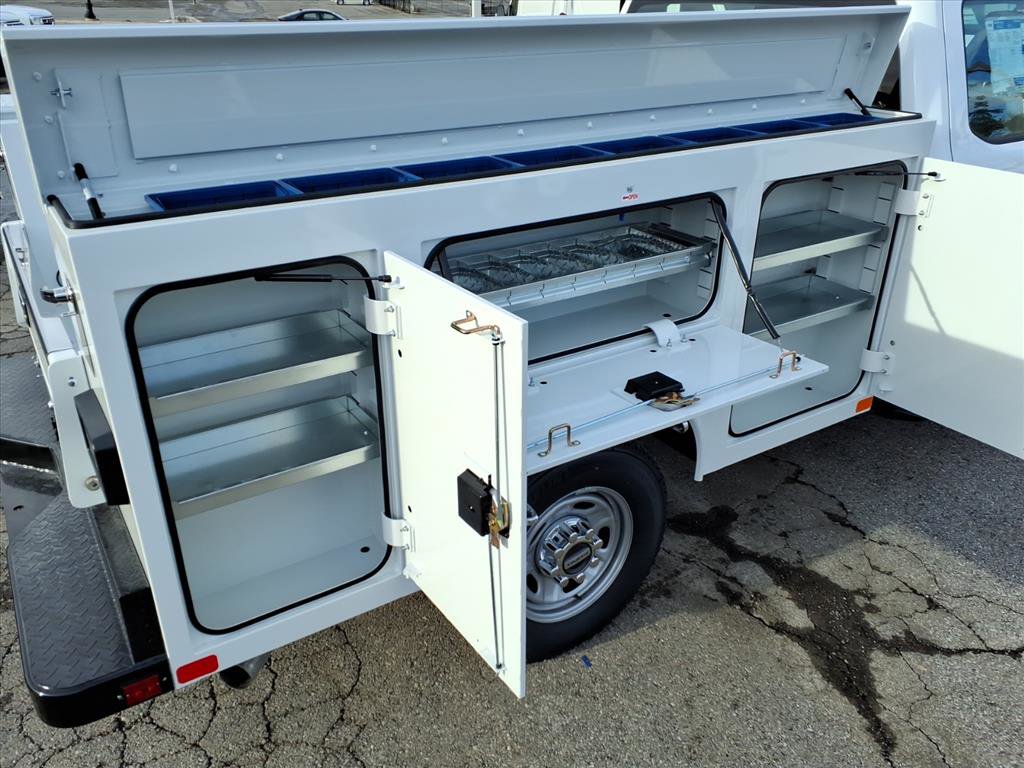 New 2026 Ford F250 XL w/ XL Chrome Package image 8