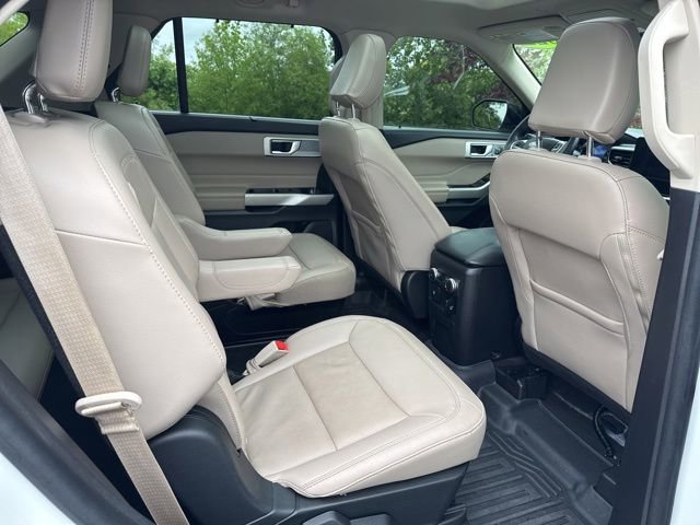 Used 2022 Ford Explorer Limited w/ Equipment Group 301A AWD/4WD image 39