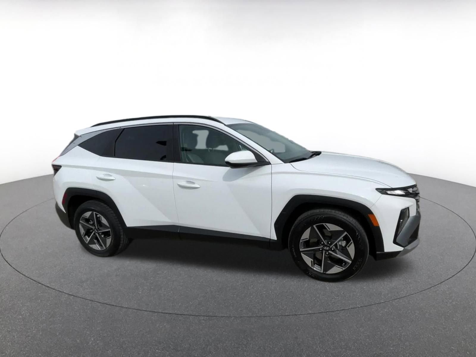 Used 2025 Hyundai Tucson SEL image 2