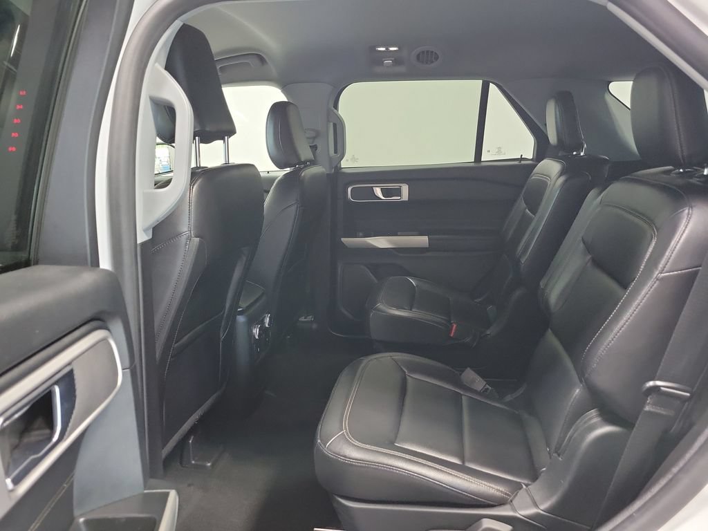 Used 2021 Ford Explorer XLT w/ Equipment Group 202A AWD/4WD image 26