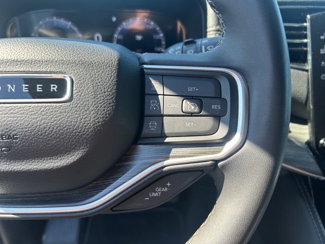 Used 2023 Jeep Wagoneer Series II AWD/4WD image 31