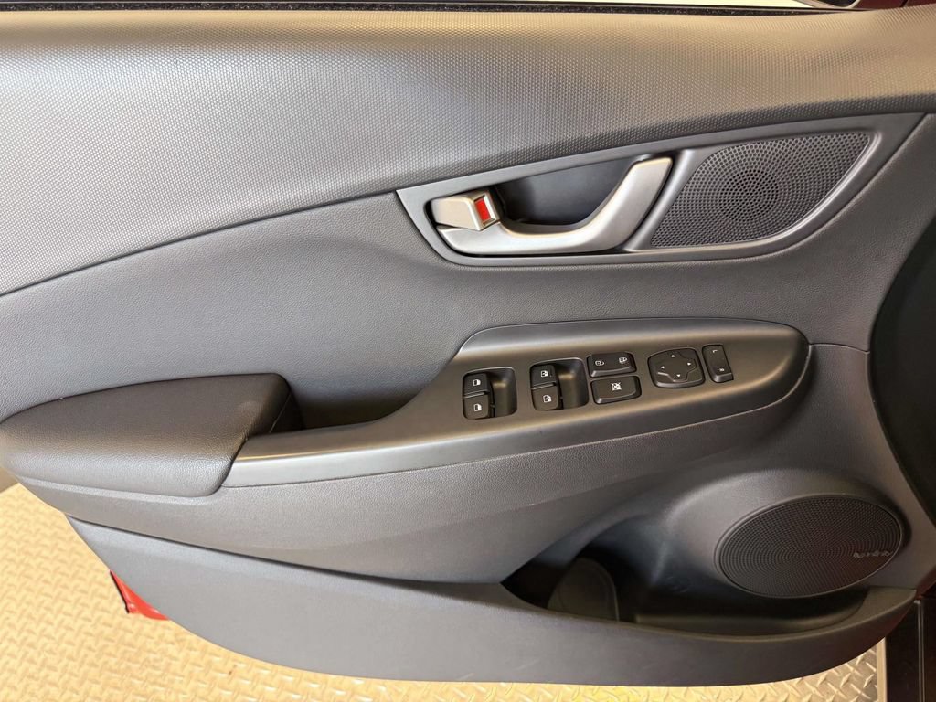 Used 2019 Hyundai Kona Ultimate FWD image 19