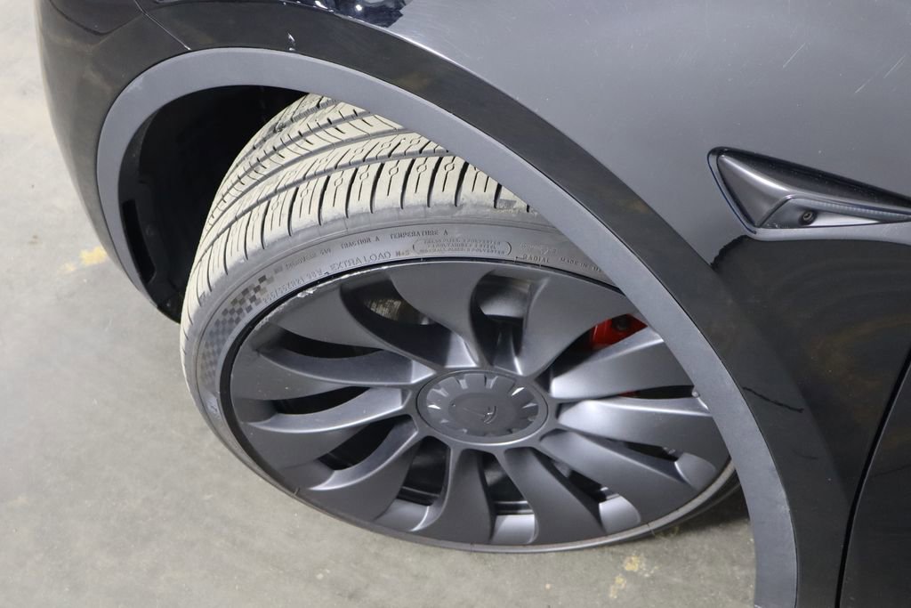 Used 2023 Tesla Model Y Performance image 43