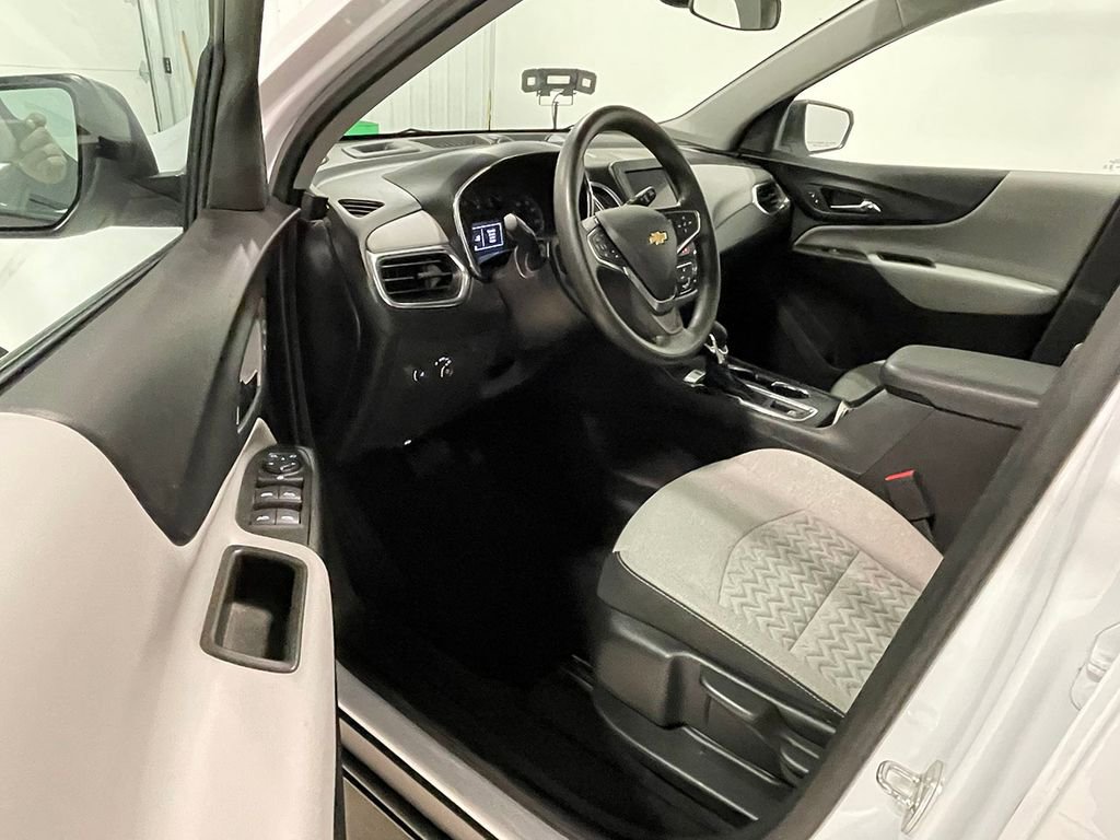 Used 2023 Chevrolet Equinox LS image 17