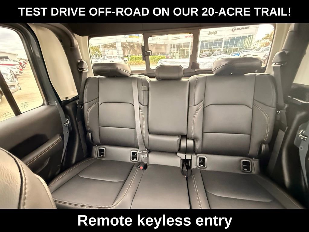 New 2026 Jeep Gladiator Sahara image 10