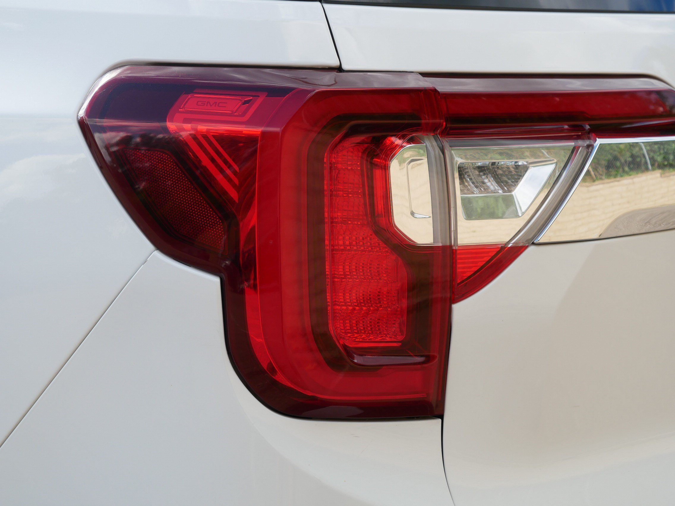 Used 2020 GMC Acadia SLT AWD/4WD image 17