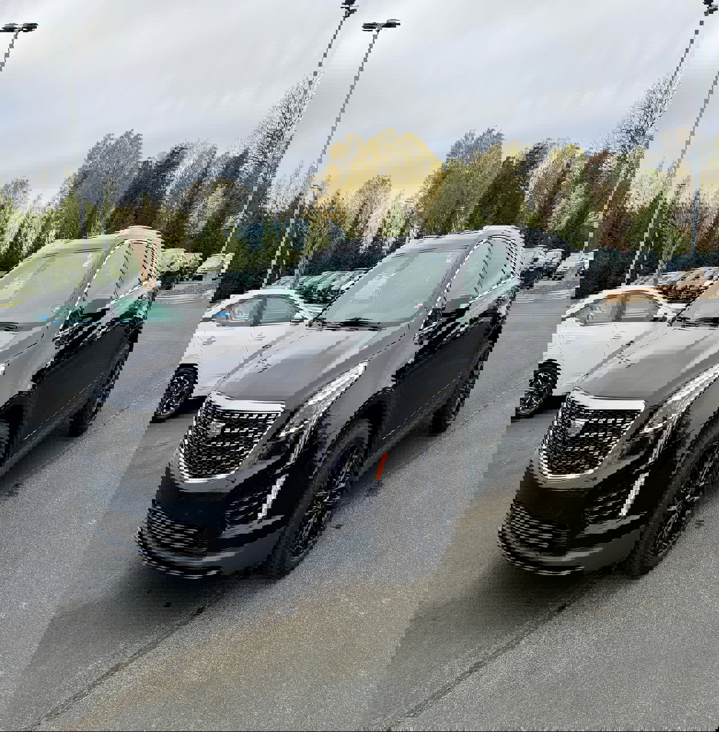 Used 2022 Cadillac XT5 Luxury w/ LPO, ONYX Package image 2