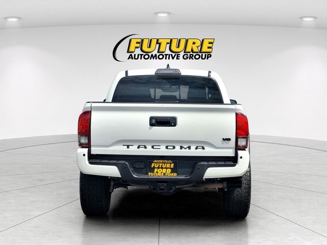 Used 2019 Toyota Tacoma TRD Off-Road w/ Technology Package AWD/4WD image 5