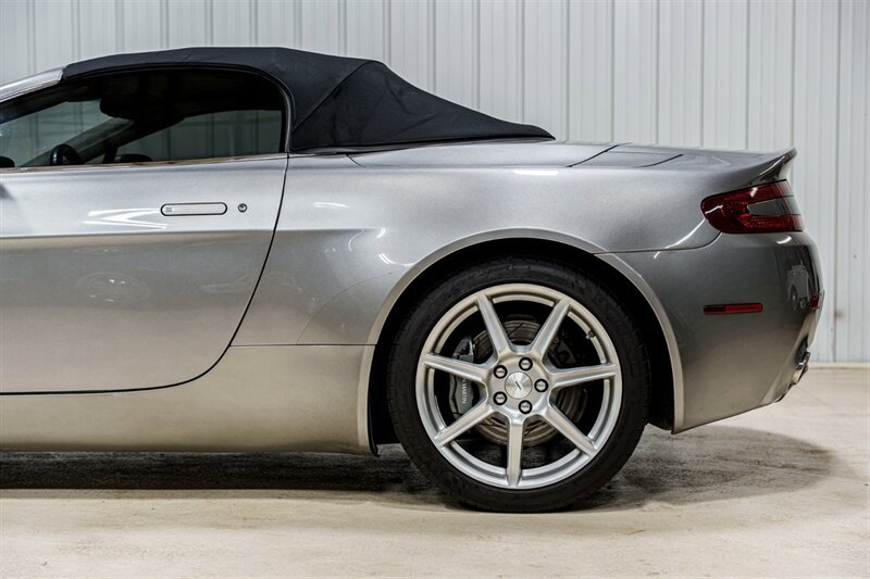 Used 2008 Aston Martin V8 Vantage Roadster RWD image 4