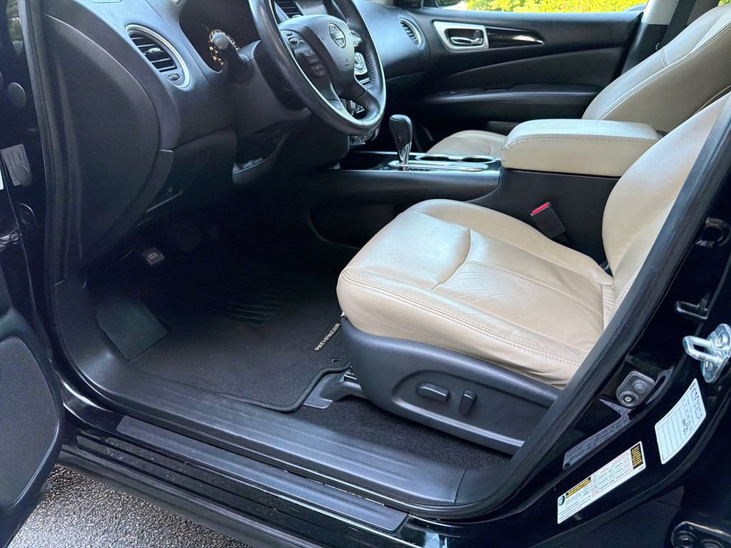 Used 2019 Nissan Pathfinder SV FWD image 9