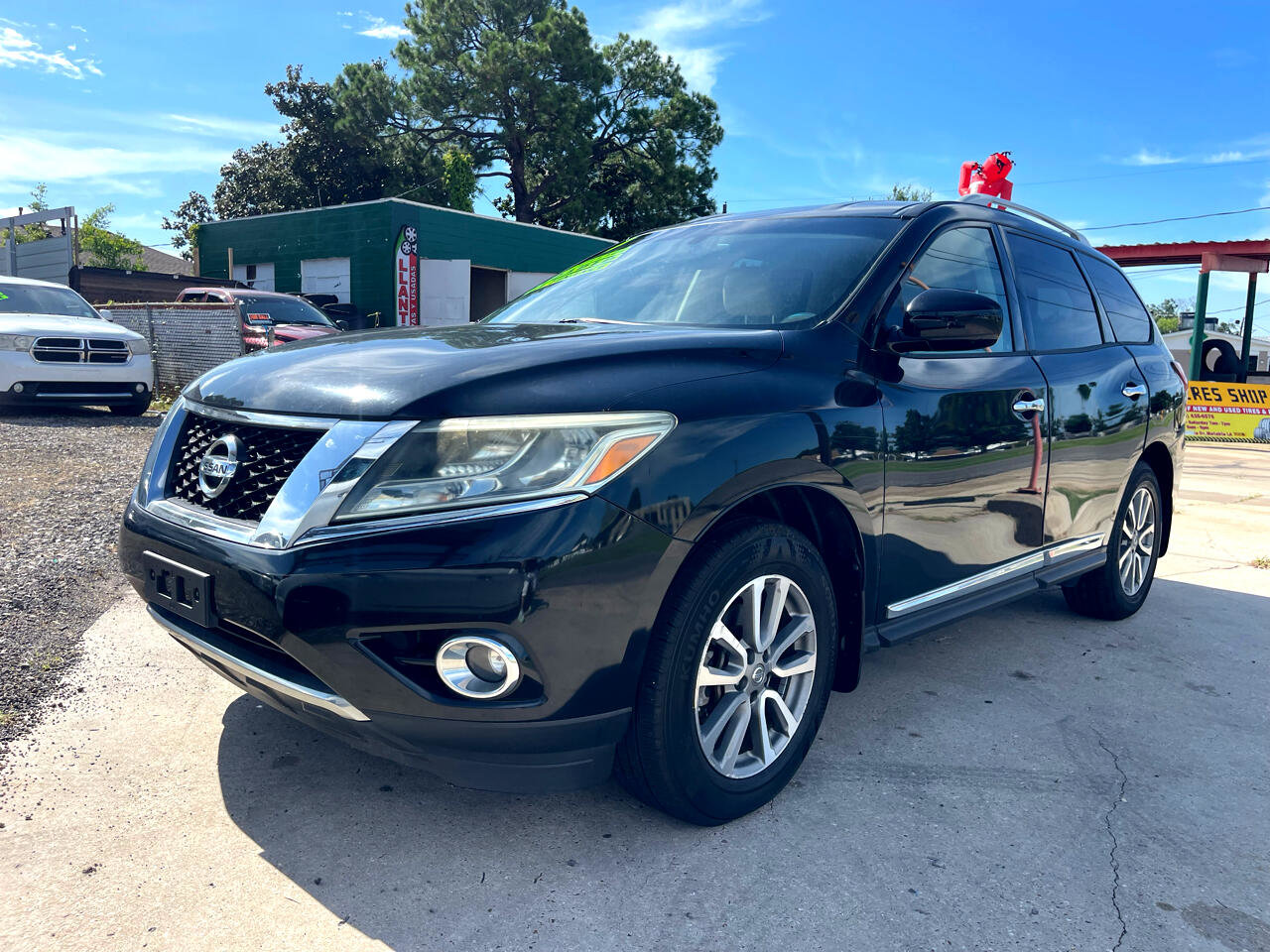 Used 2014 Nissan Pathfinder SL w/ SL Tech Package