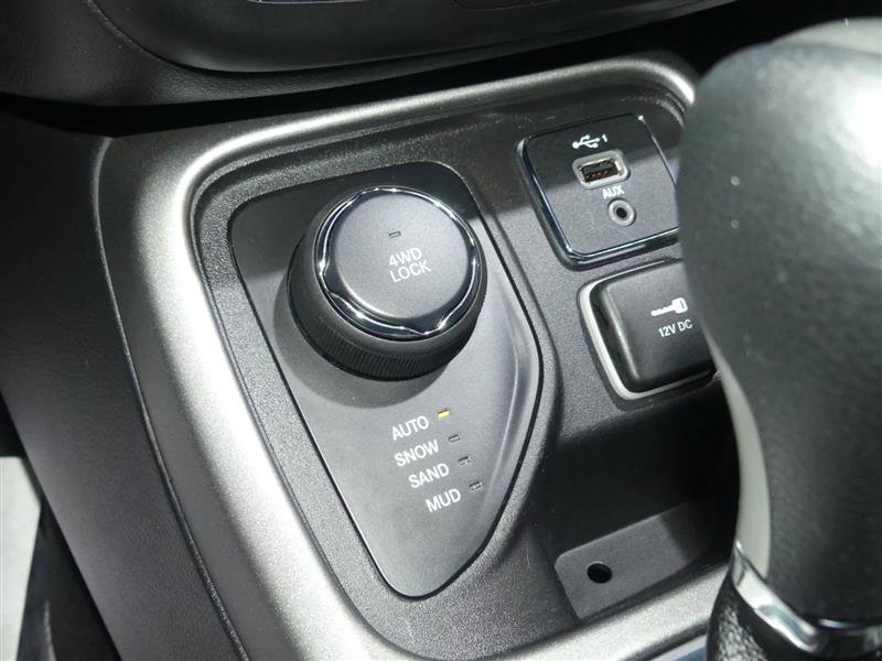 Used 2019 Jeep Compass Sport w/ Cold Weather Group image 37